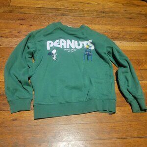 H&M crewneck peanuts sweater